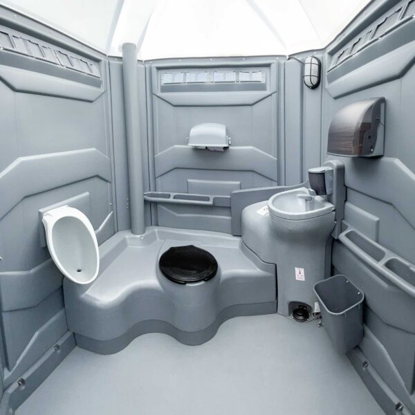 Toilette chimique adaptée avec lavabo - Image 2