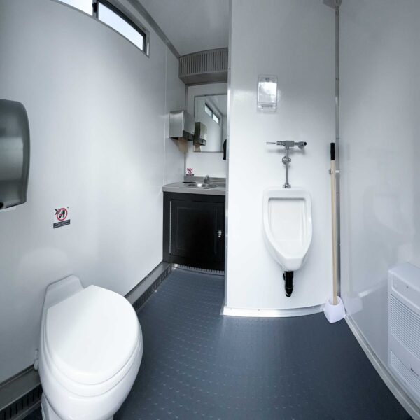 Sanitary trailer Multisan 1 - Image 2