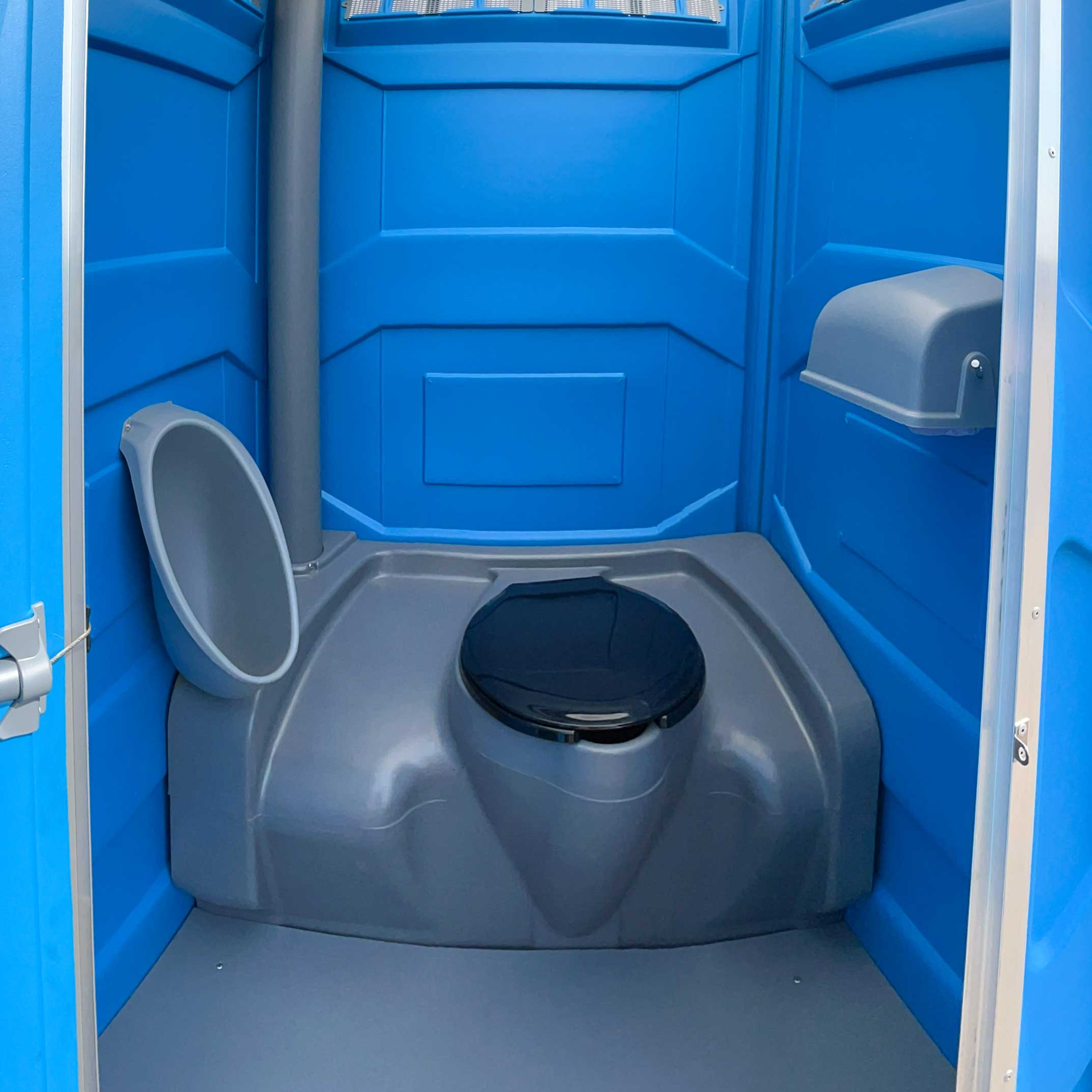 Toilettes chimiques portables : l'essentiel à savoir avant un achat 