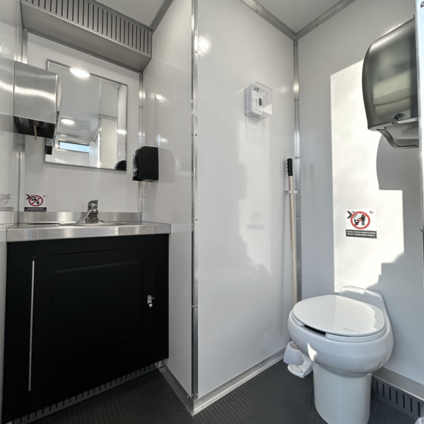 Multisan 2 Combo Shower Trailer | Presti - Image 3